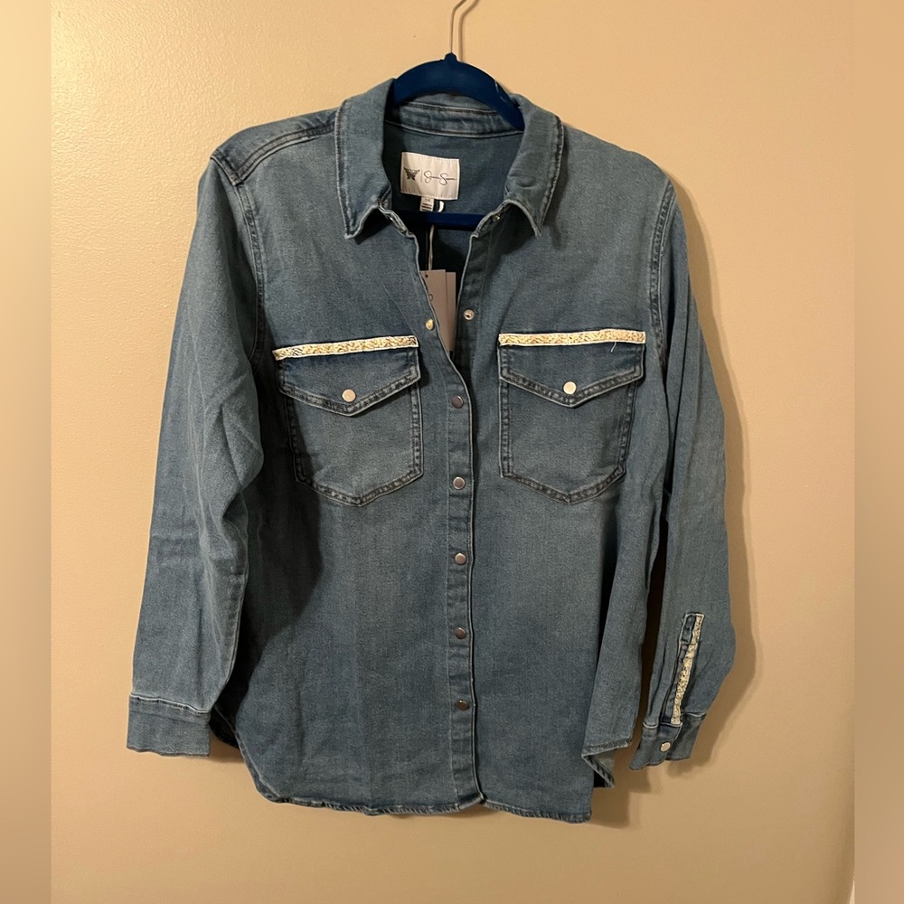 Jessica Simpson shirt